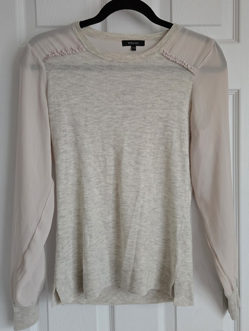 RW&CO Beautiful Beige Sweater With mesh Sleeves In Size XS